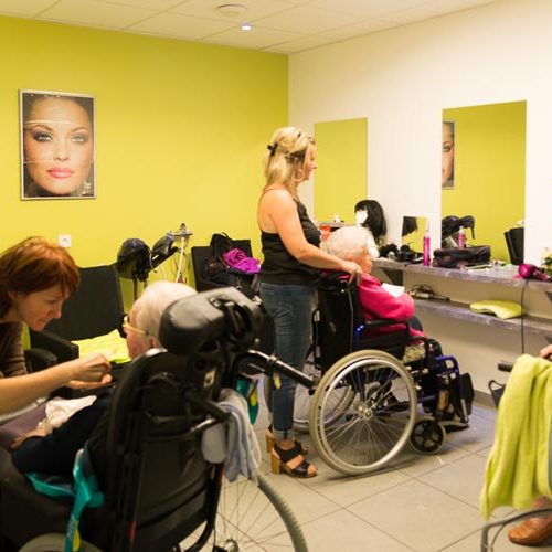 Salon de coiffure à L'EPHAD Lutxiberri