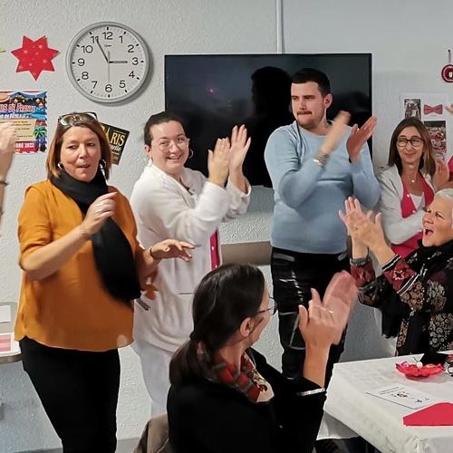 Repas festif à Mirambeau en intérieur