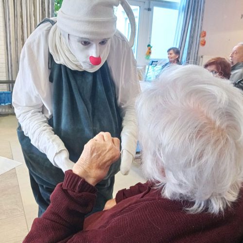 Rencontre avec des clowns à l'Ephad Pagneau